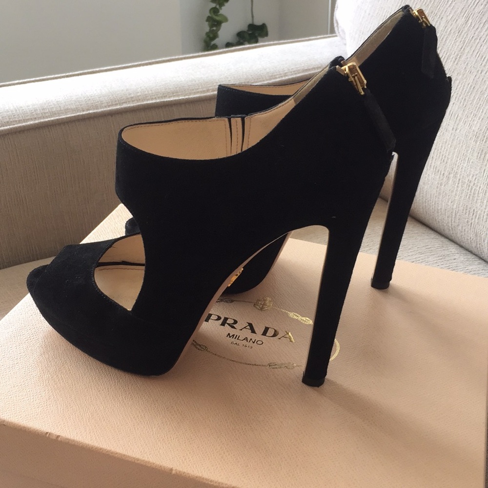 Prada high heels black suede size 39 used once